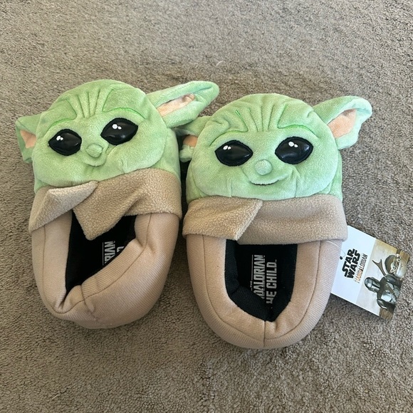 Youth Yoda Disney Star Wars Slippers 2-3 youth nwt - Picture 1 of 2
